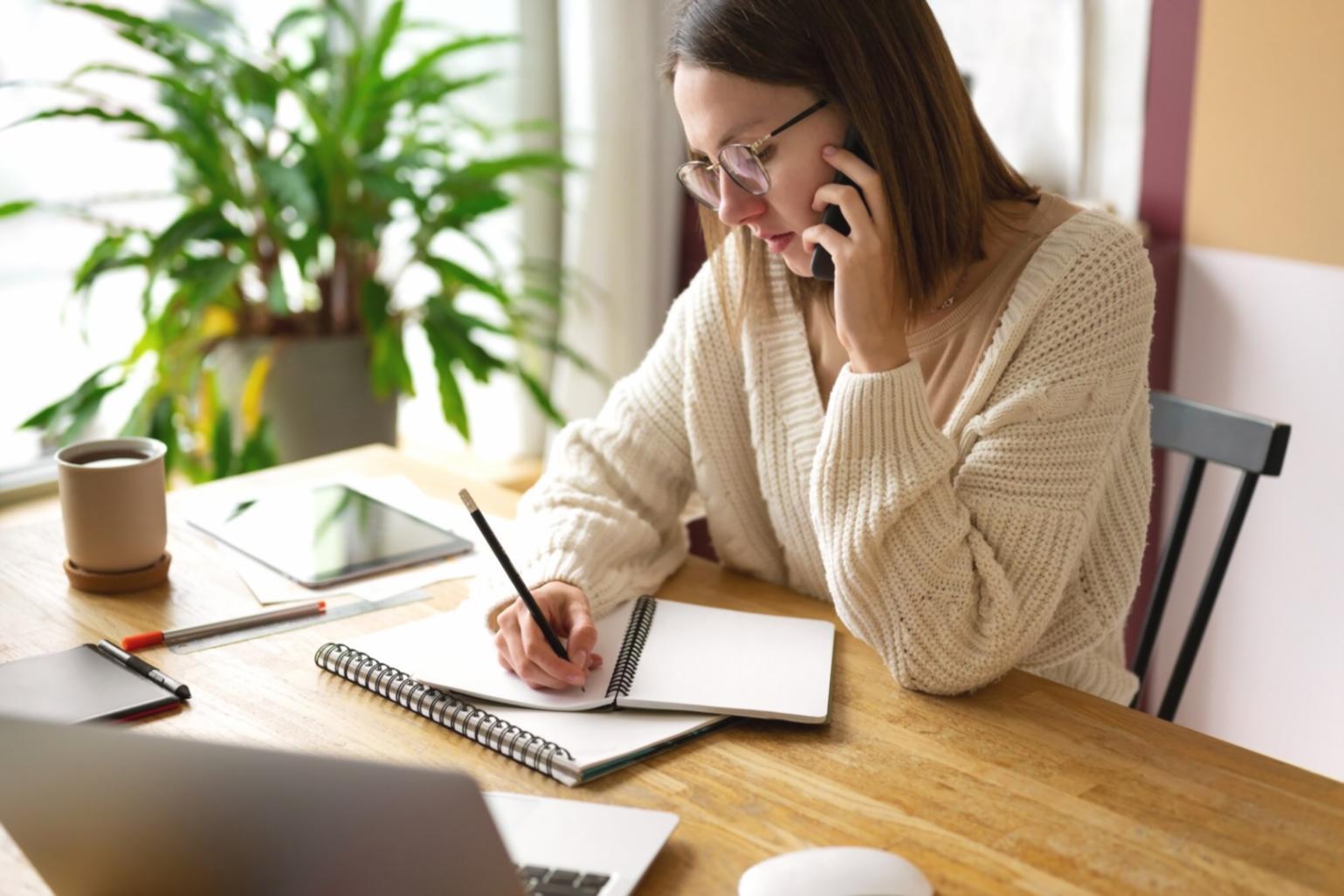 Espace de formation moderne avec équipements professionnels